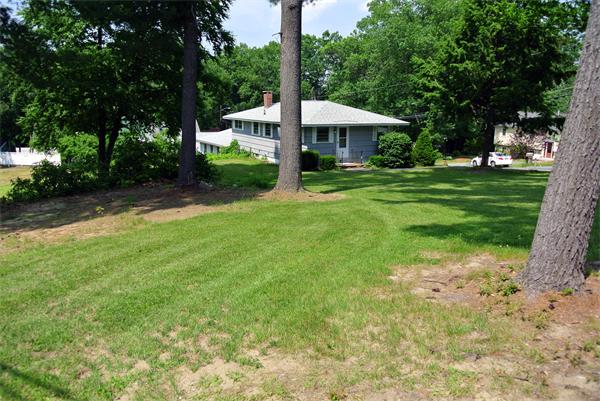 9 Woodruff Road Clinton, MA 01510 - Photo 4 of 13 Gallery Image 4