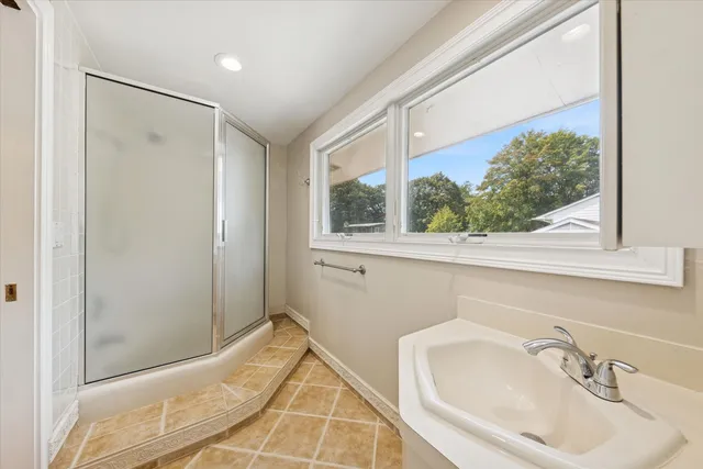 $650,000 | 1136 Barneswood Drive, Downers Grove, IL 60515