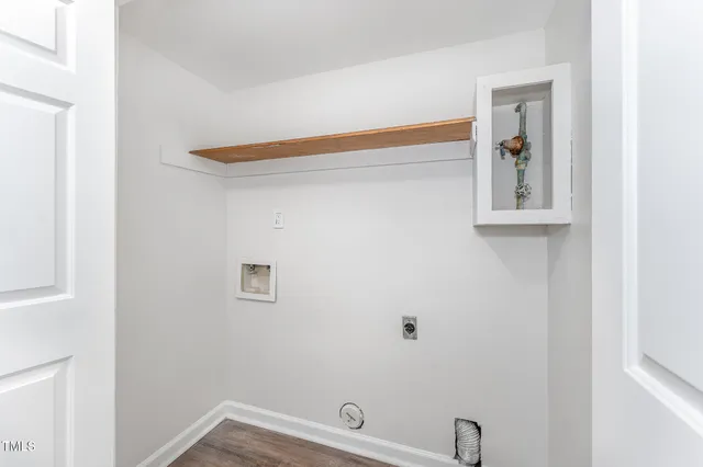 a view of utility room