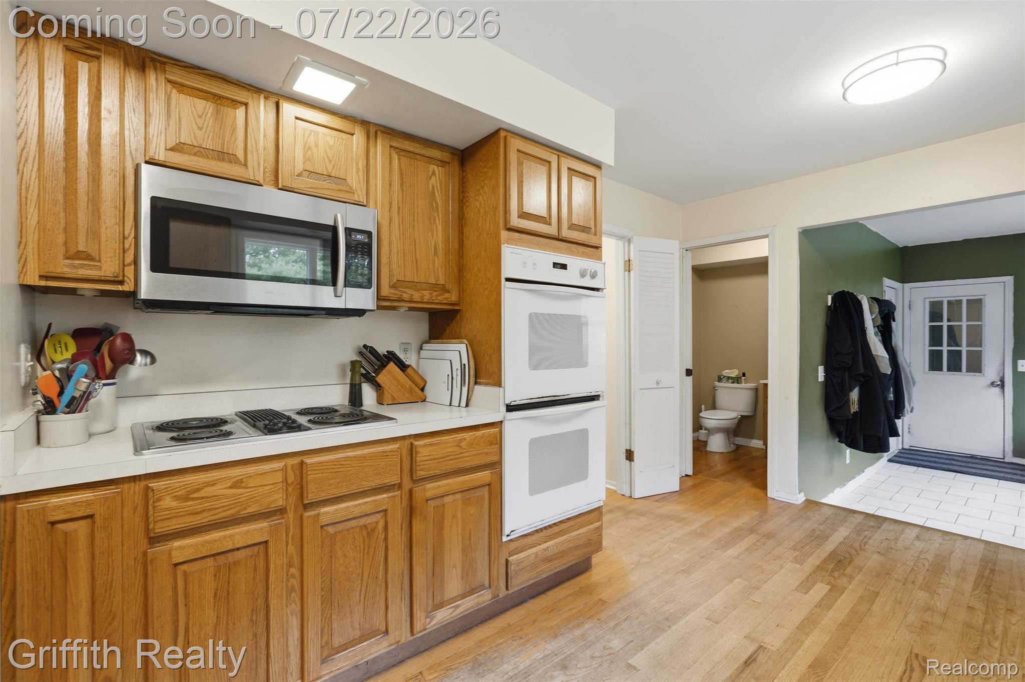 10591 Silver Lake Road Brighton, MI 48116 - Photo 12 of 39 10591 silver lake rd-14.jpg