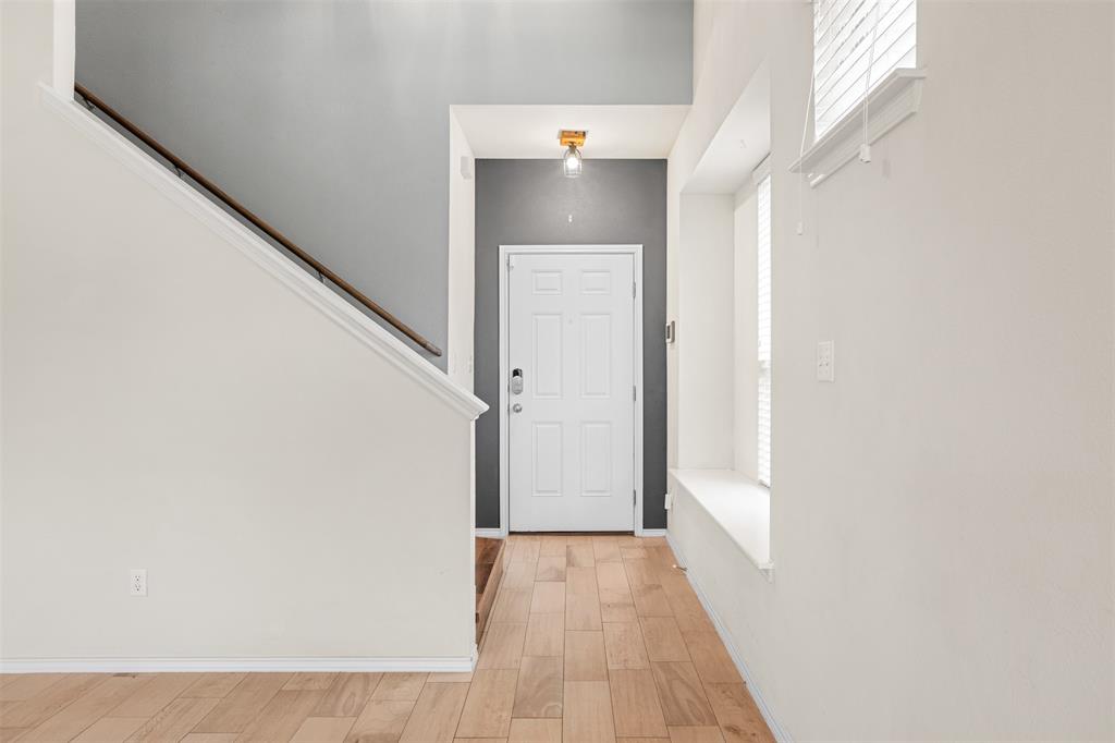 3560 Pauling Loop Round Rock, TX 78665 - Photo 18 of 28 Entryway with light wood finished floors and baseboards