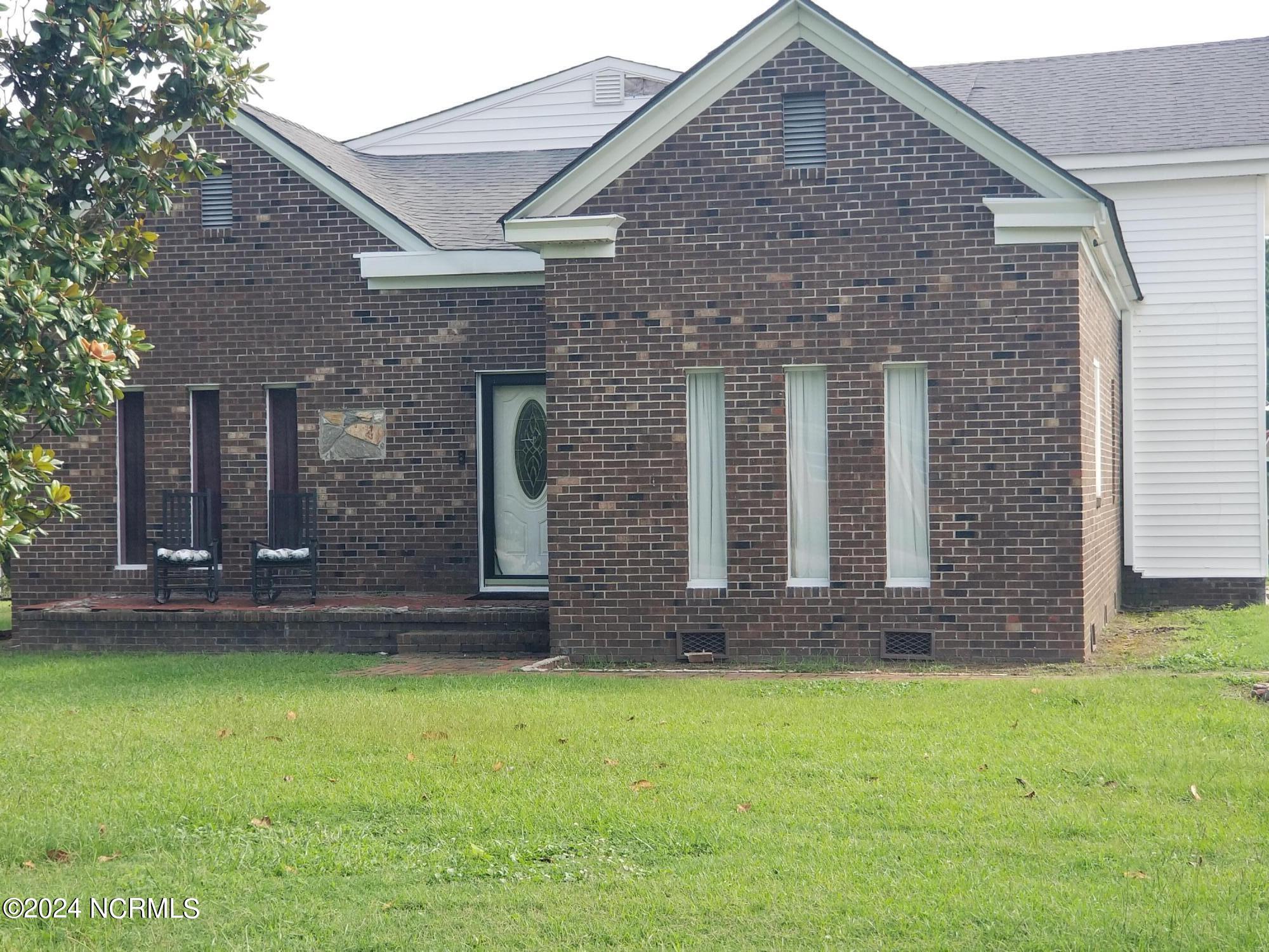 1805 Lipscomb Road East Wilson, NC 27893 - Photo 3 of 25 20240723_093638