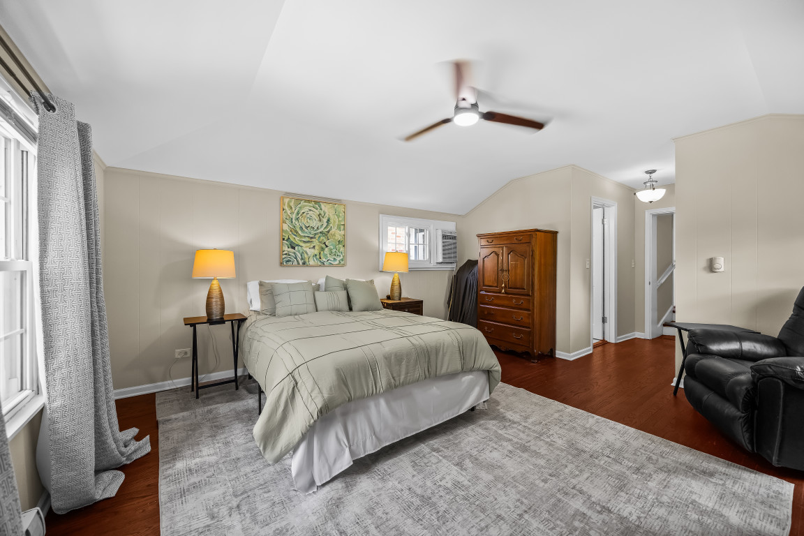 2314 Simpson Street Evanston, IL 60201 - Photo 17 of 37
