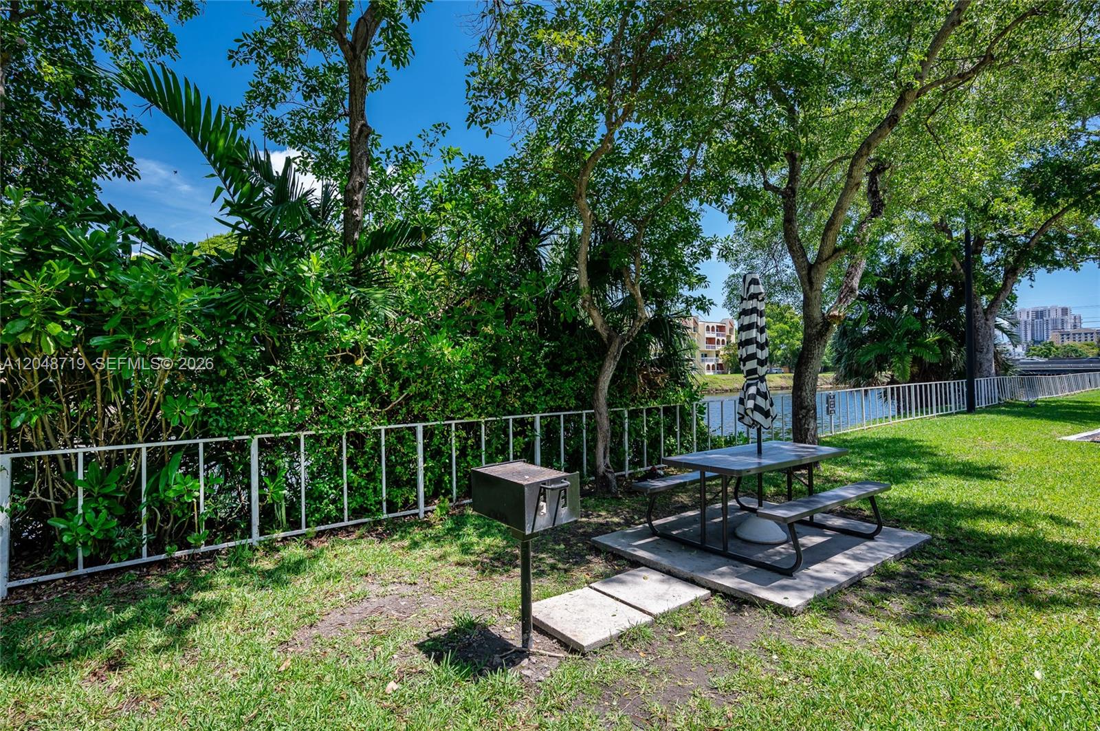 7705 Southwest 86th Street, Unit B114 Miami, FL 33143 - Photo 14 of 34