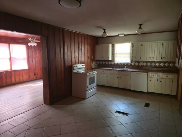 $1,300 | 779 Indian Drive, Memphis, TN 38122