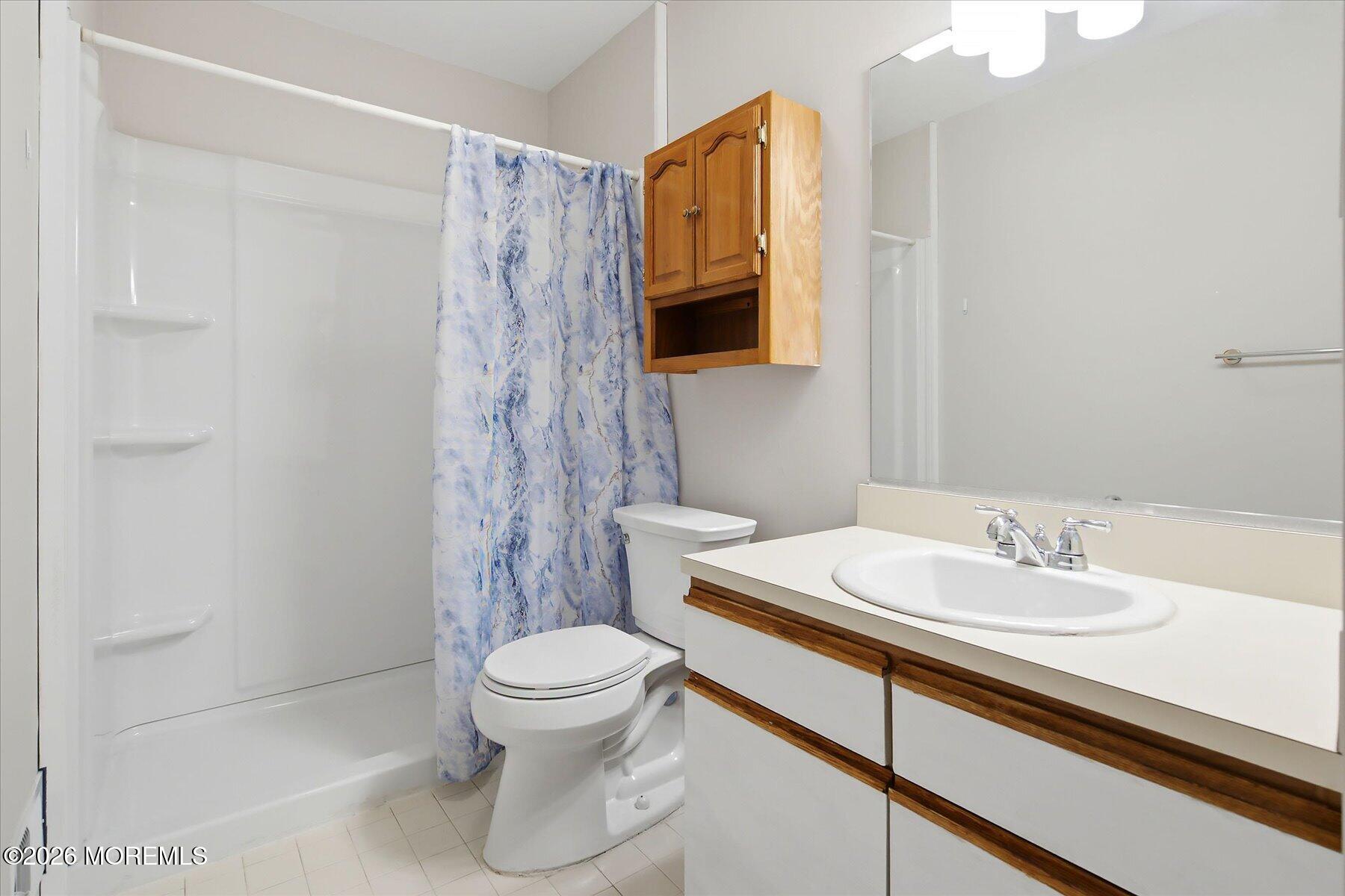 7 Riva Boulevard Brick, NJ 08723 - Photo 20 of 31 20-Bathroom 2
