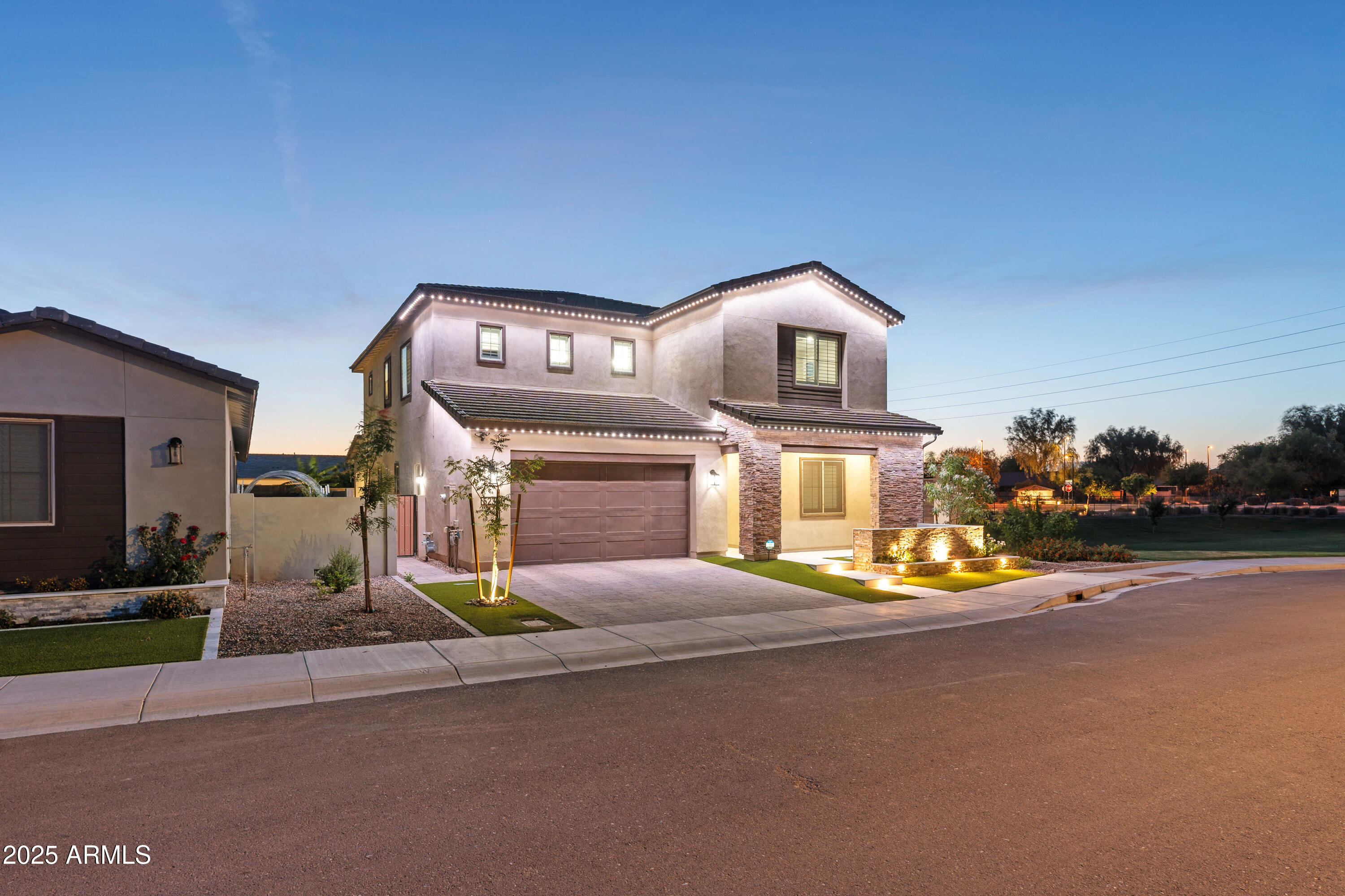 5232 South Cobblestone Street Gilbert, AZ 85298 - Photo 3 of 71 a view of a house with a street