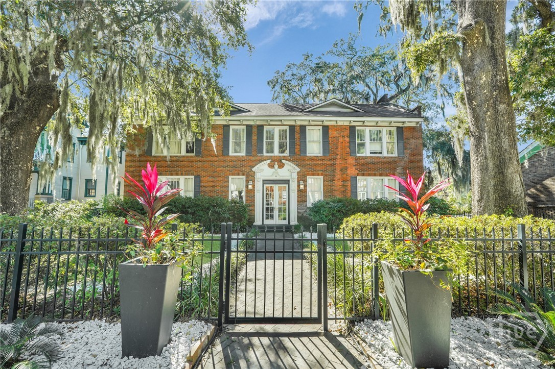 17 East 37th Street, Unit 11 Savannah, GA 31401 - Photo 1 of 28