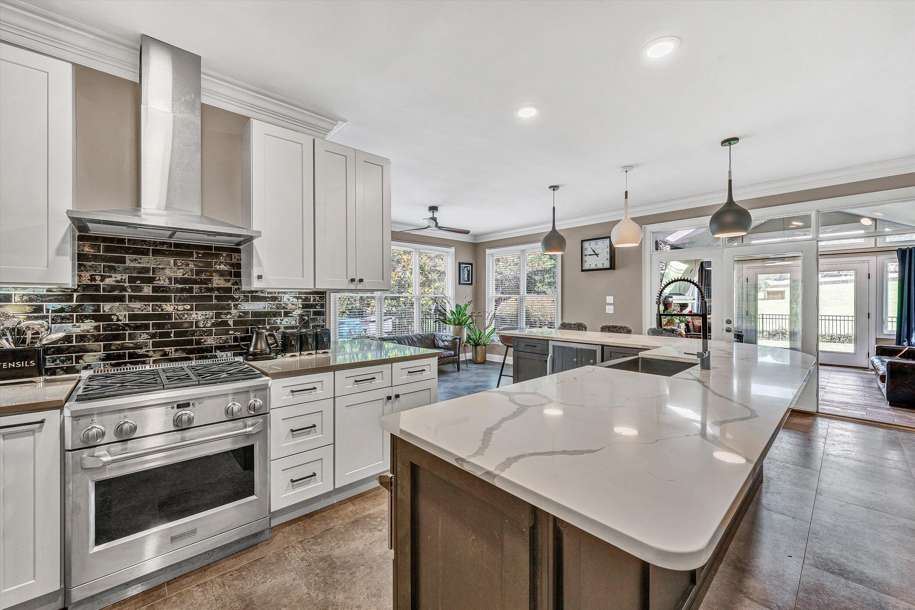 3141 Hidden Oak Road Southwest Roanoke, VA 24018 - Photo 8 of 37 14-DSC00484