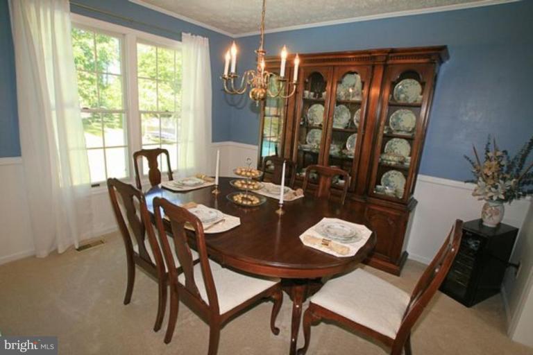 3214 Magnolia Ridge Road Annapolis, MD 21403 - Photo 9 of 21 Dining Room
