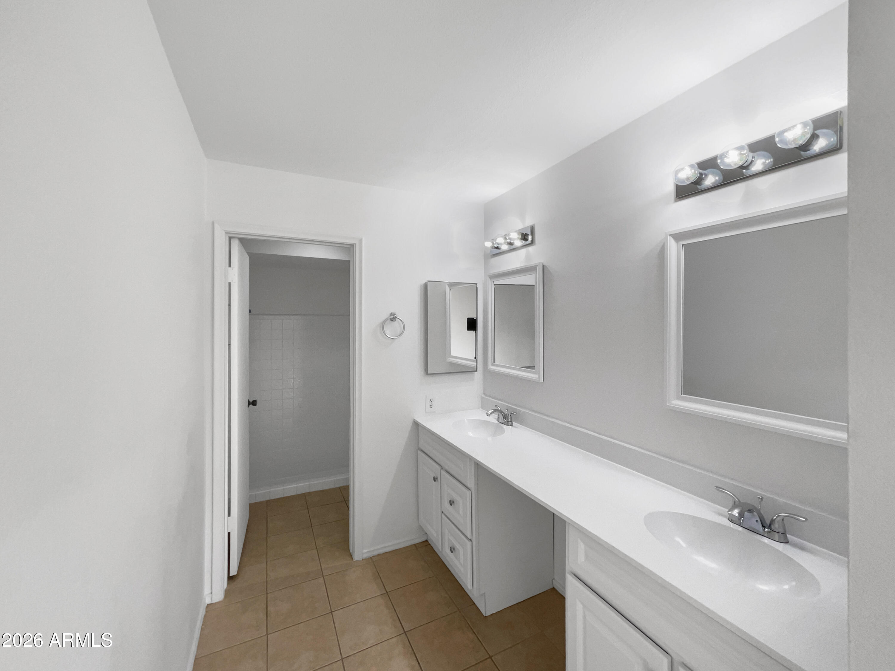 2912 South Price Road Tempe, AZ 85282 - Photo 6 of 17 listing_5