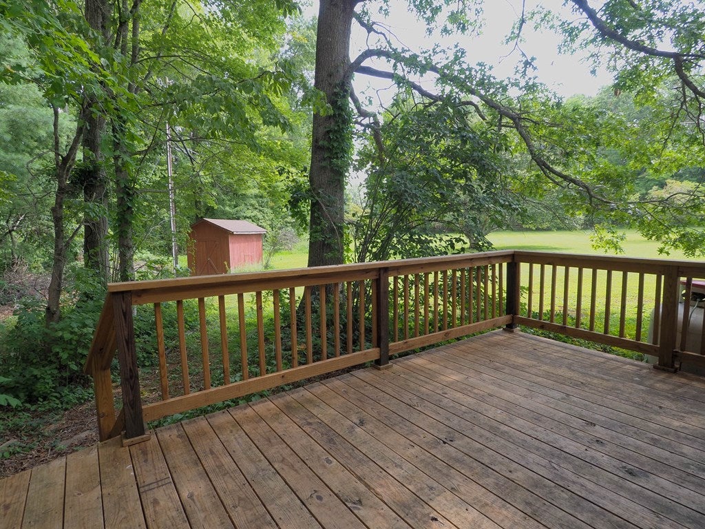 2173 Edmonds Road Galax, VA 24333 - Photo 5 of 37 Gallery Image 5