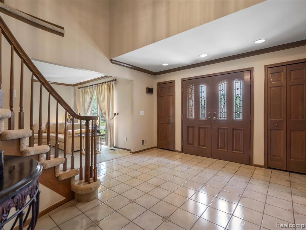 1732 Rapids Way Rochester Hills, MI 48309 - Photo 27 of 37