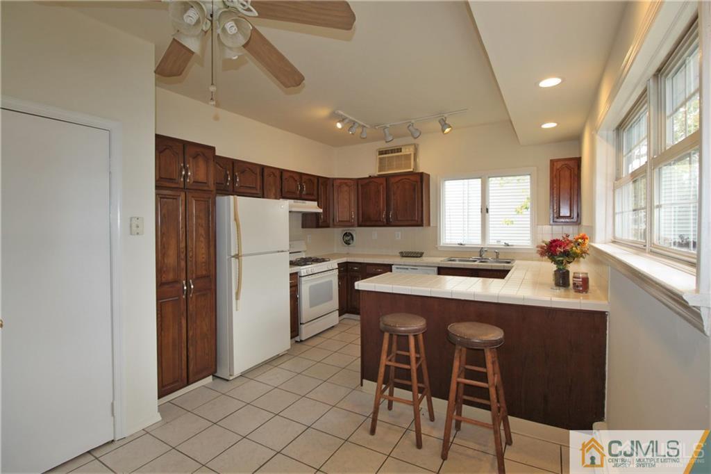 1347 Seneca Road North Brunswick, NJ 08902 - Photo 8 of 19 Gallery Image 8