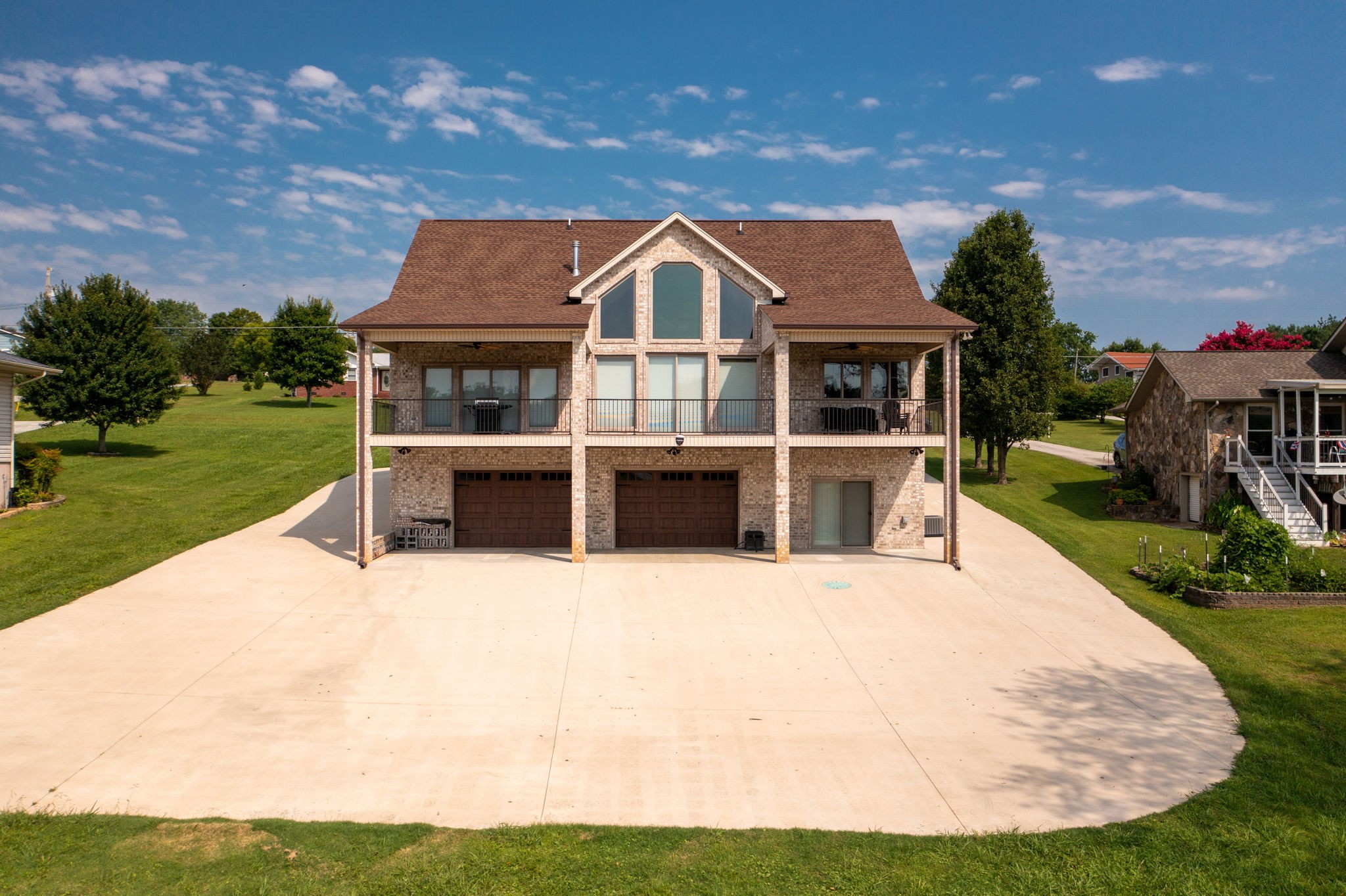 850 Sable Road Spring City, TN 37381 - Photo 2 of 56 a front view of a house with a yard