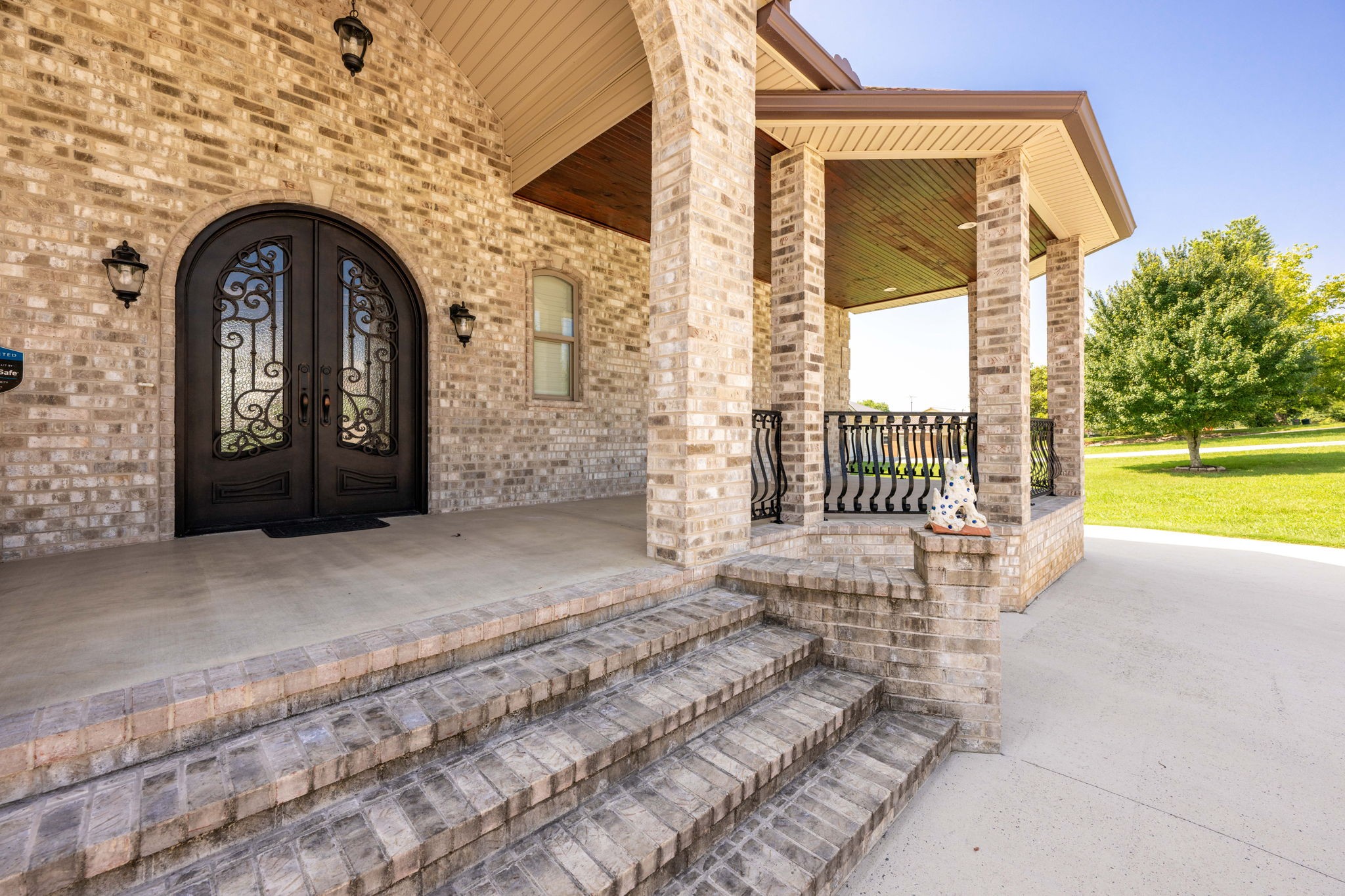 850 Sable Road Spring City, TN 37381 - Photo 5 of 56 a view of front door of house