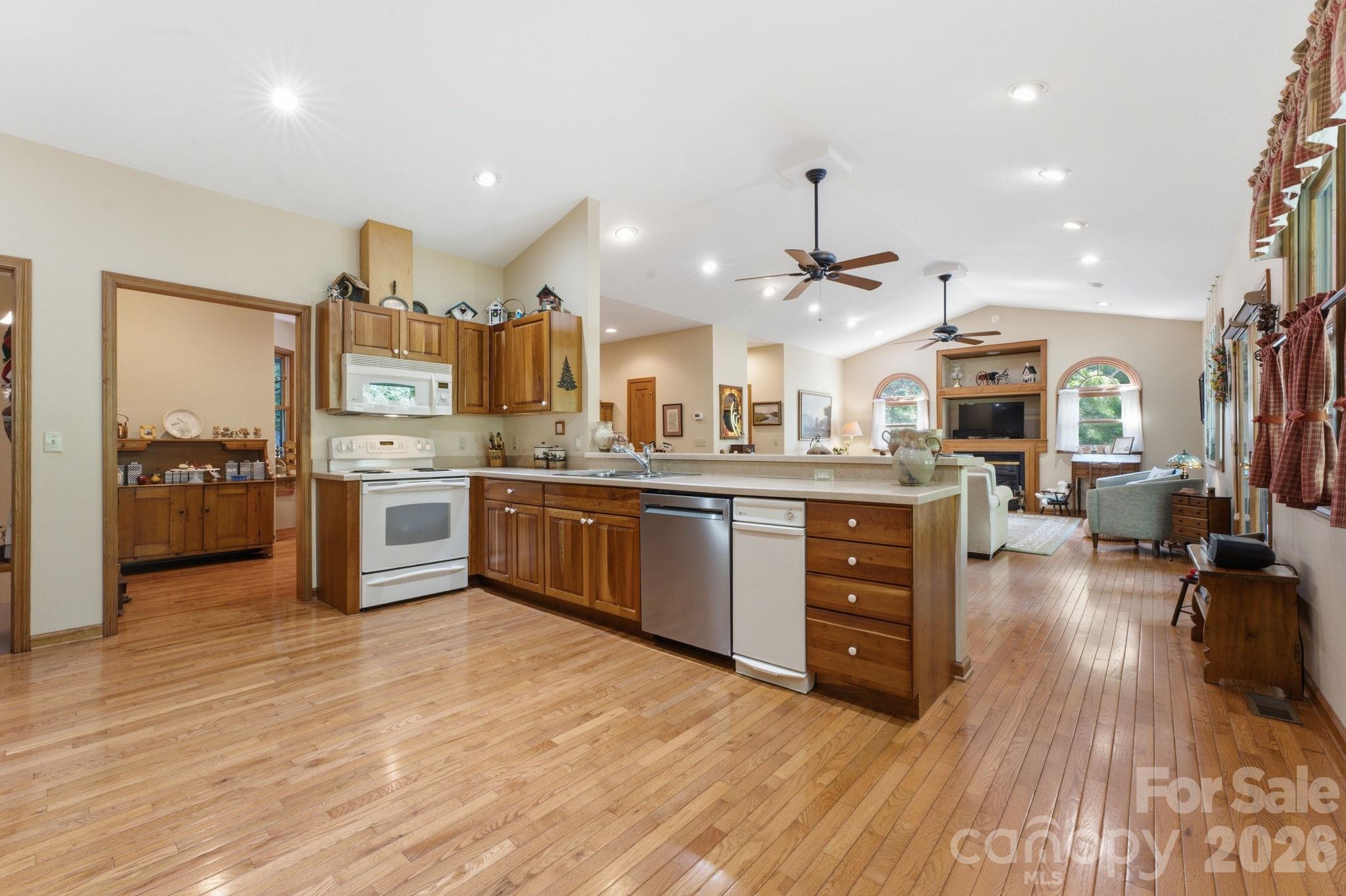 121 Forest Run Road, Unit 121 Whittier, NC 28789 - Photo 17 of 42