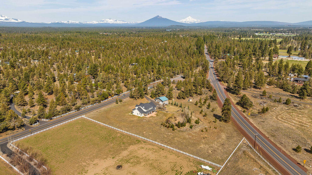 67350 Gist Road Bend, OR 97703 - Photo 54 of 61 RileyVisualsa-5