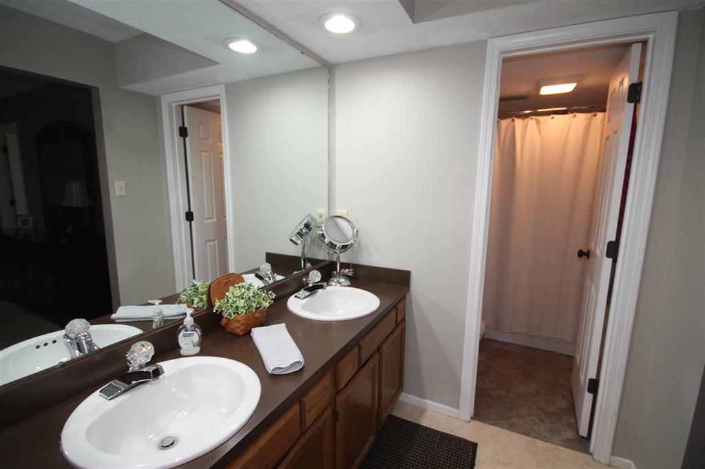94 Lookout Ridge Drive Columbus, IN 47201 - Photo 13 of 15 Gallery Image 13