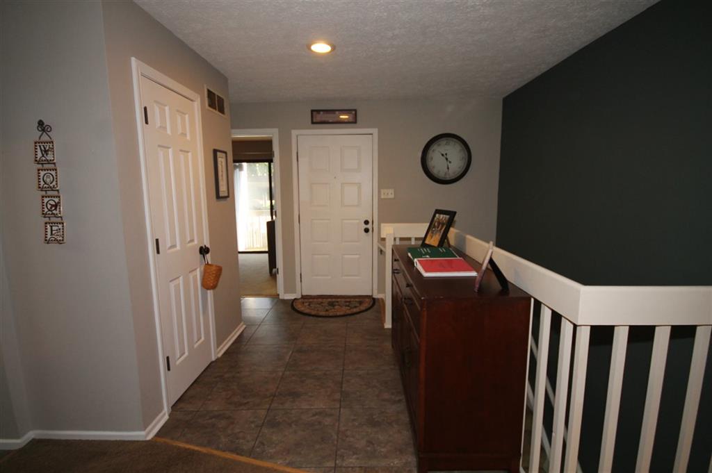 94 Lookout Ridge Drive Columbus, IN 47201 - Photo 3 of 15 Gallery Image 3