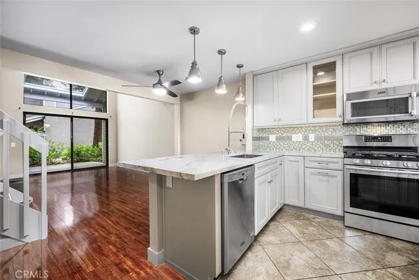$555,000 | 700 East Lake Drive, Unit 111, Orange, CA 92866