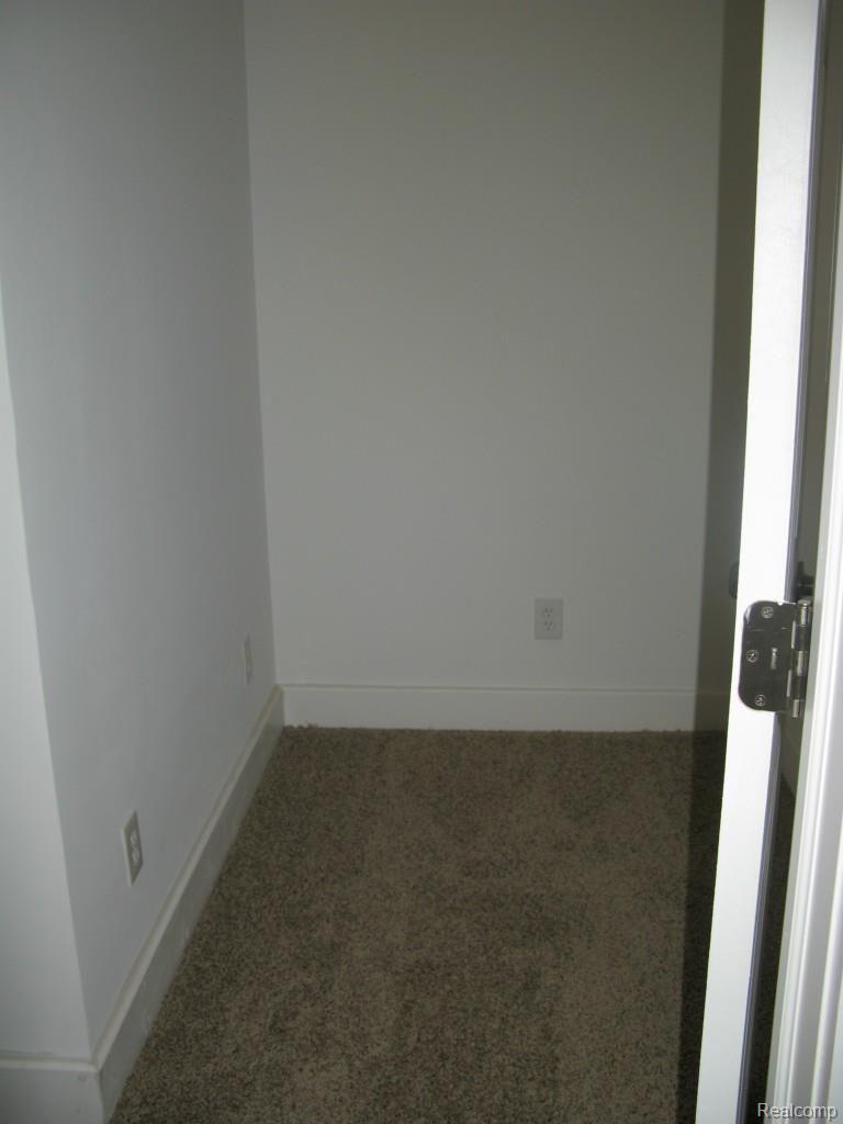 7036 Randee Street Flushing, MI 48433 - Photo 14 of 36 2011-06-19 20.05