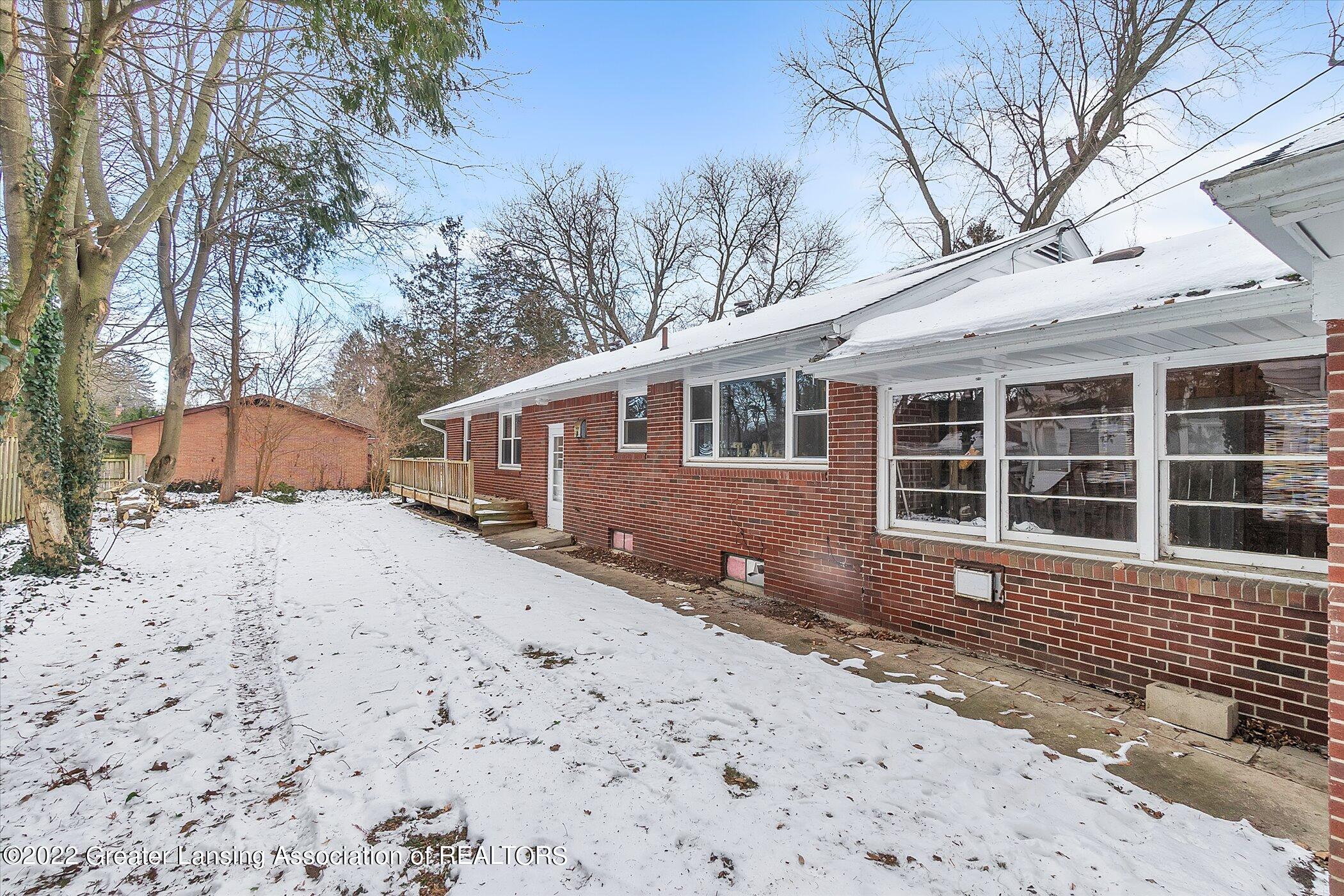 103 Oxford Road East Lansing, MI 48823 - Photo 29 of 36 31-103-Oxford-Rd-WindowStill-Real-Estate
