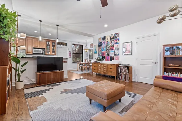 $3,100 | 1048 West Lawrence Avenue, Unit 2, Chicago, IL 60640