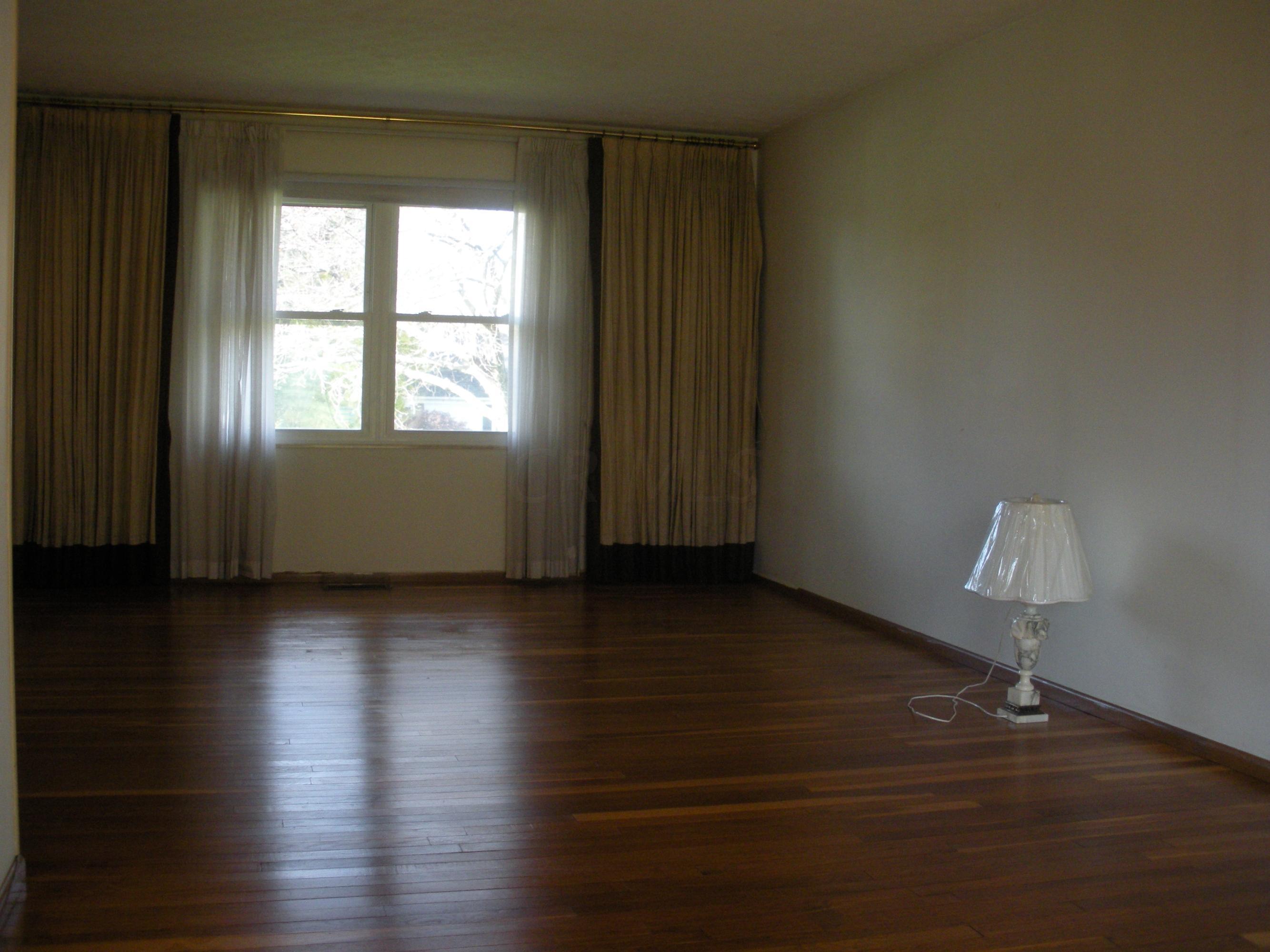 1026 Cummington Road Columbus, OH 43213 - Photo 4 of 17 Gallery Image 4