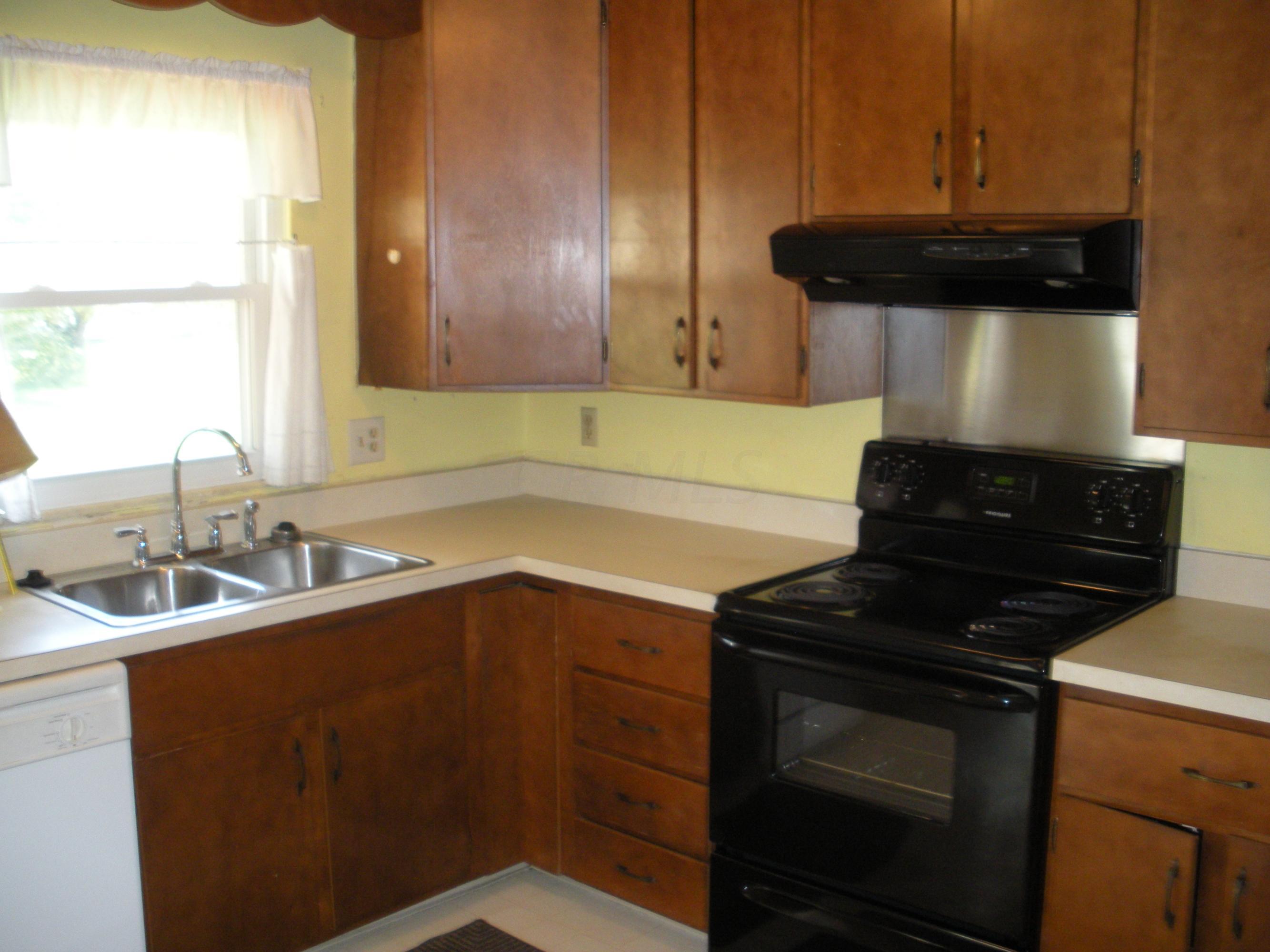 1026 Cummington Road Columbus, OH 43213 - Photo 6 of 17 Gallery Image 6