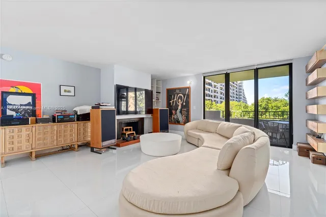 $1,295,000 | 161 Crandon Boulevard, Unit 419, Key Biscayne, FL 33149