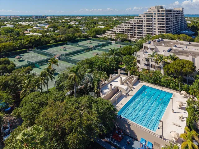 $1,295,000 | 161 Crandon Boulevard, Unit 419, Key Biscayne, FL 33149