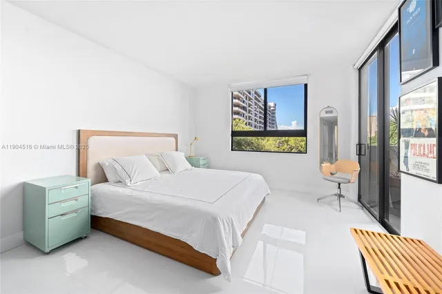 $1,295,000 | 161 Crandon Boulevard, Unit 419, Key Biscayne, FL 33149