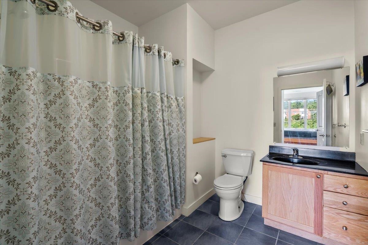 370 Farrell Street, Unit 401 South Burlington, VT 05403 - Photo 19 of 31
