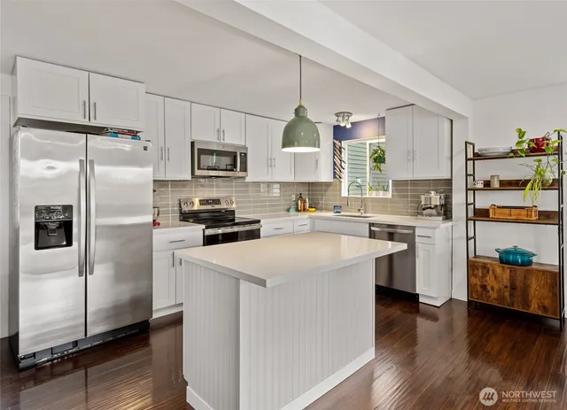 $939,900 | 215 Hubbard Road, Lynnwood, WA 98036