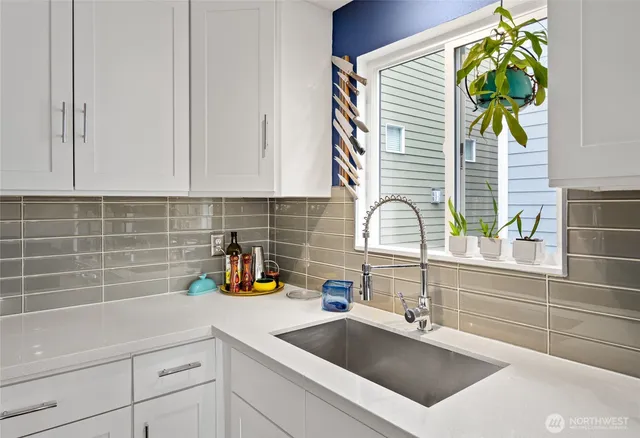 $939,900 | 215 Hubbard Road, Lynnwood, WA 98036