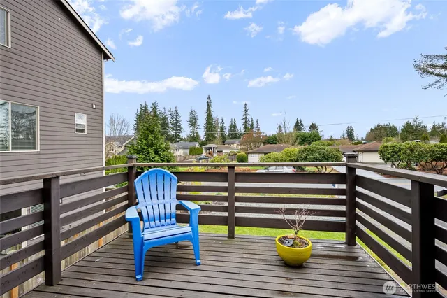 $939,900 | 215 Hubbard Road, Lynnwood, WA 98036