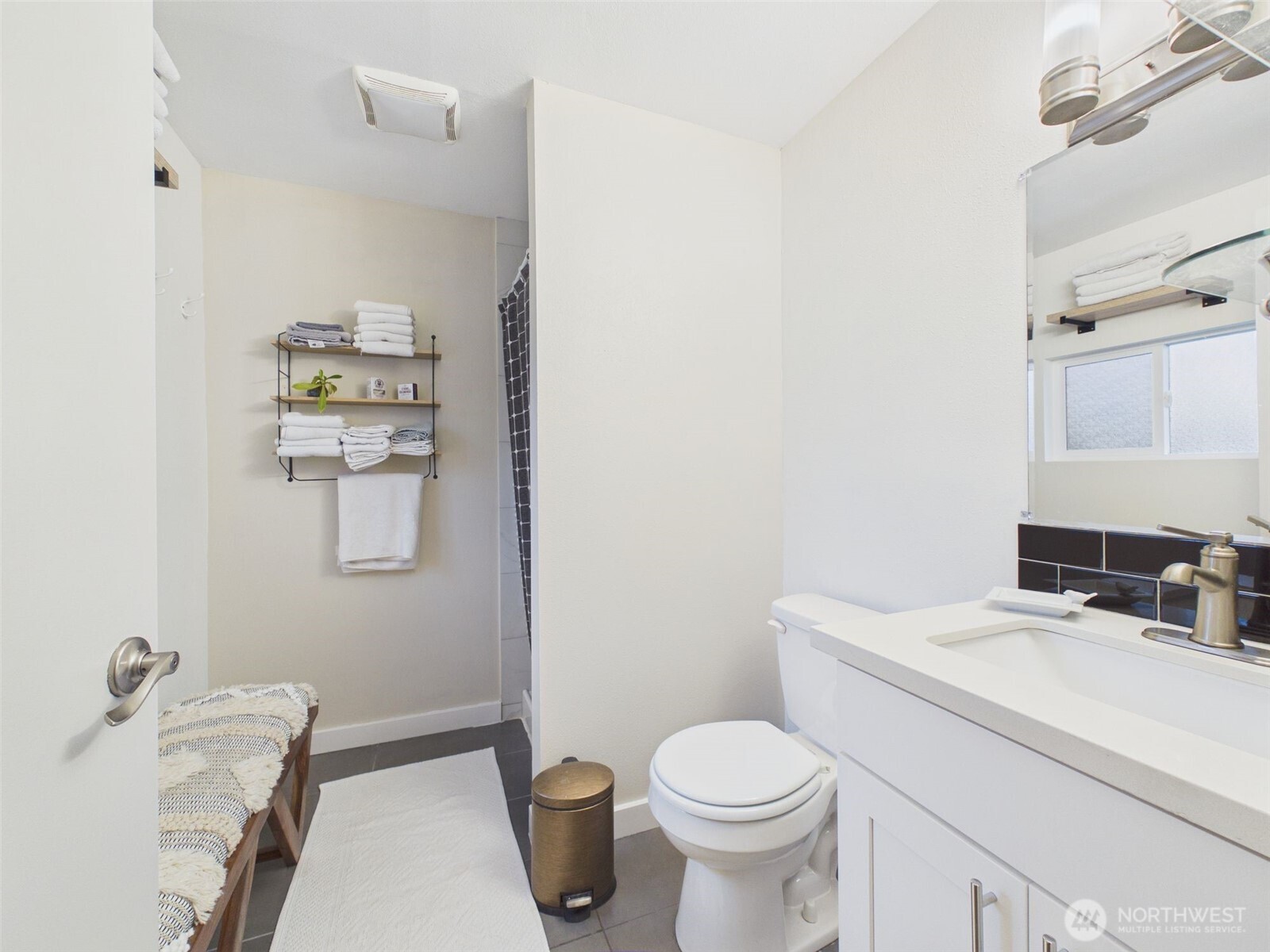 215 Hubbard Road Lynnwood, WA 98036 - Photo 16 of 28