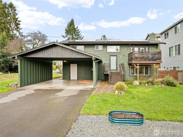 $939,900 | 215 Hubbard Road, Lynnwood, WA 98036