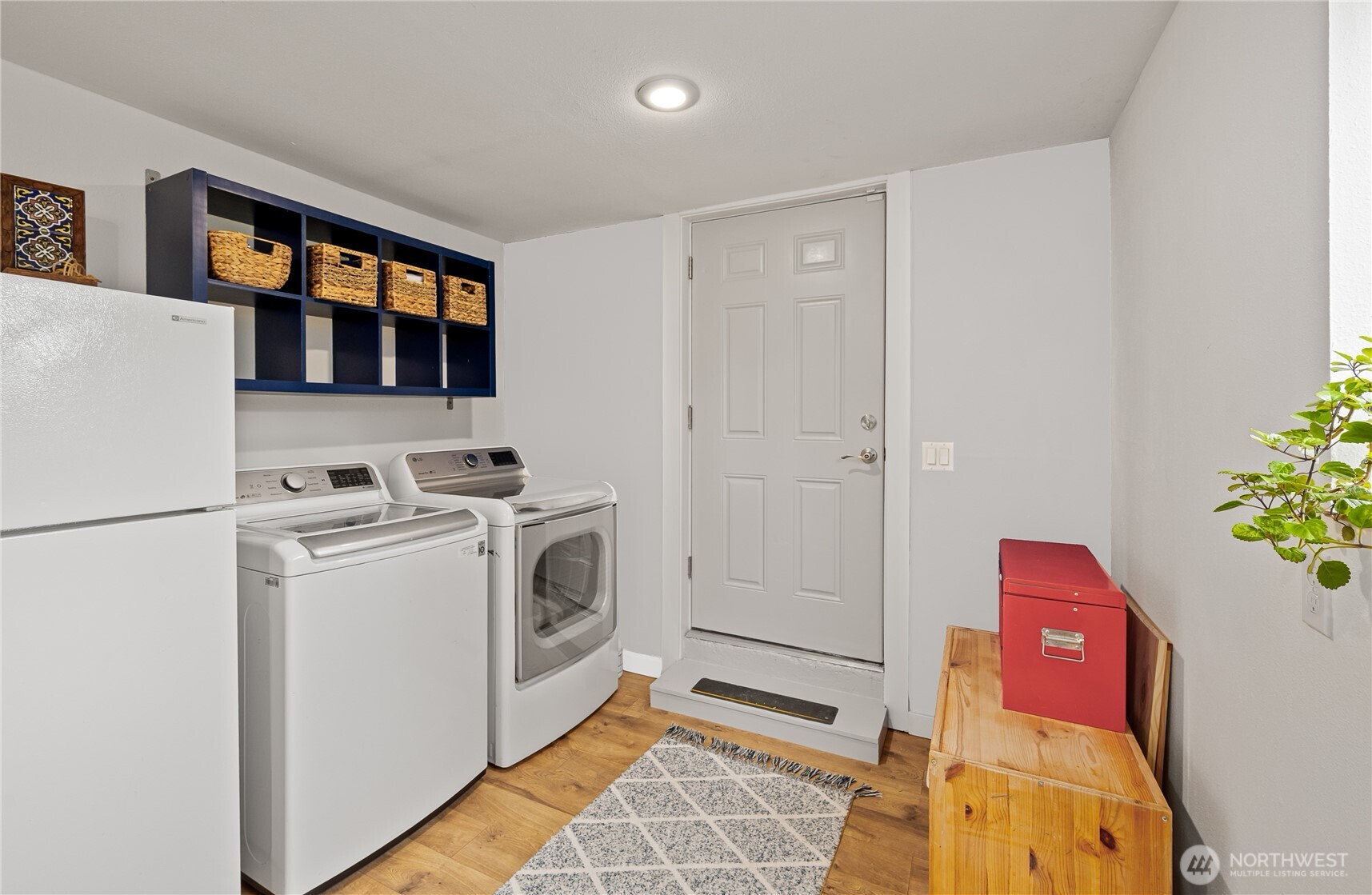 215 Hubbard Road Lynnwood, WA 98036 - Photo 26 of 30 a utility room with dryer and washer