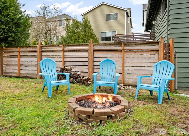 $939,900 | 215 Hubbard Road, Lynnwood, WA 98036