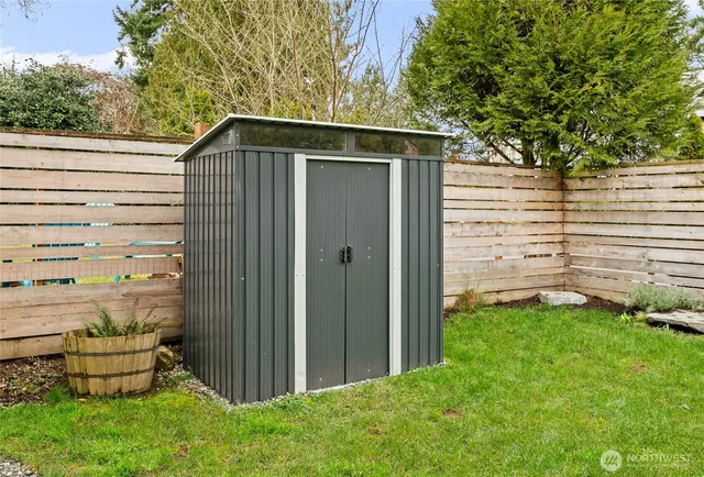 $939,900 | 215 Hubbard Road, Lynnwood, WA 98036