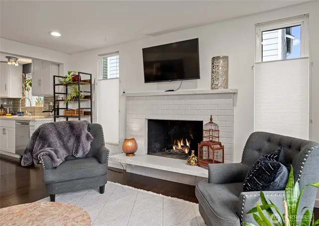 $939,900 | 215 Hubbard Road, Lynnwood, WA 98036