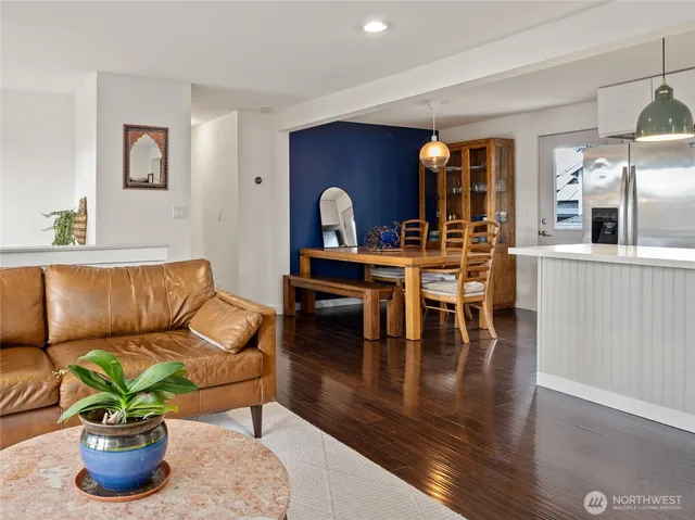 $939,900 | 215 Hubbard Road, Lynnwood, WA 98036