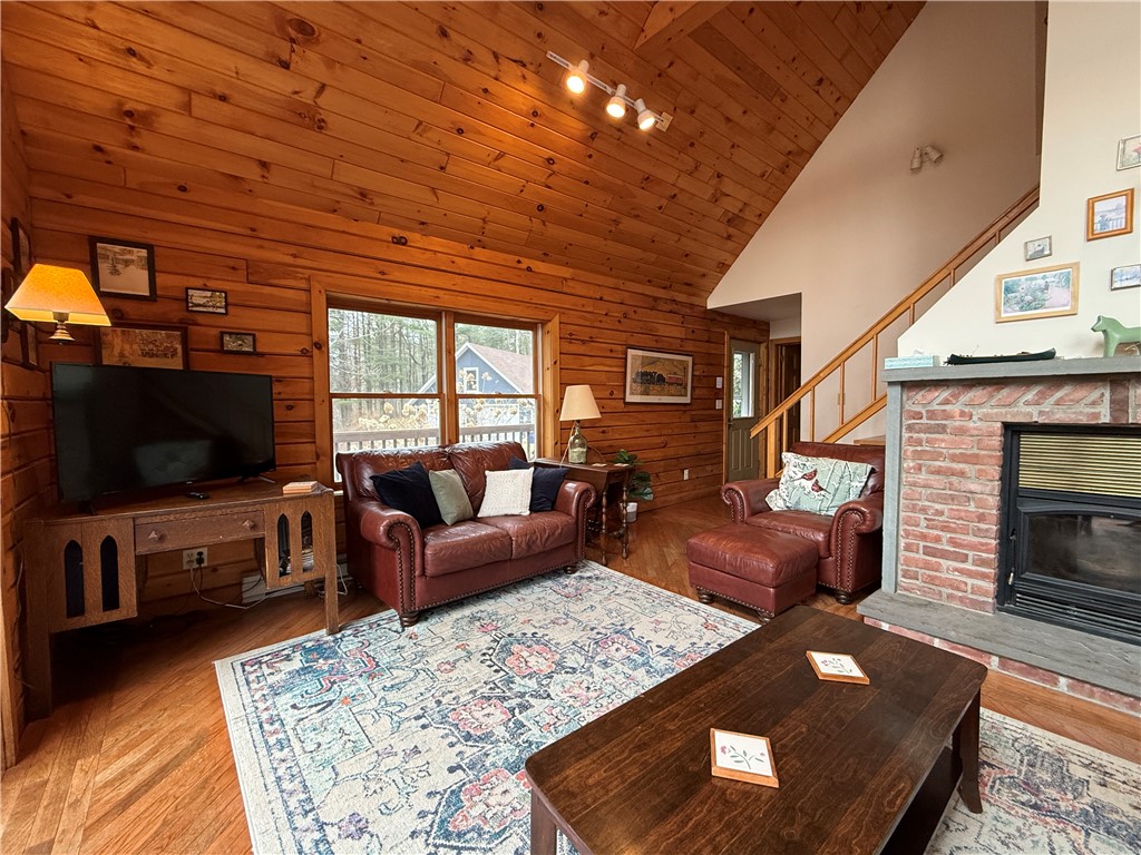 207 Pheasant Run Road Middlefield, NY 13326 - Photo 9 of 44 Natural woodwork