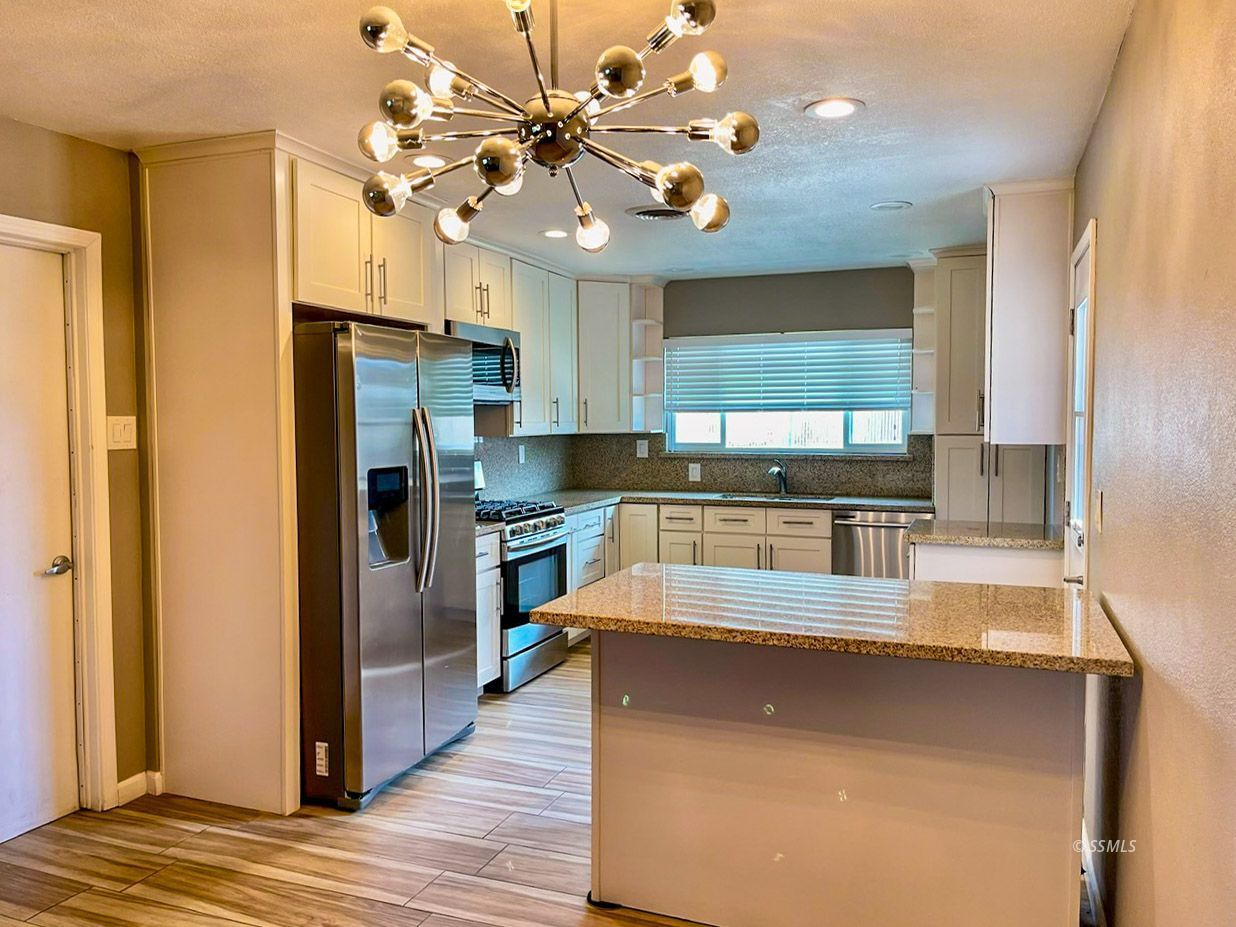 729 West Alene Avenue Ridgecrest, CA 93555 - Photo 8 of 39
