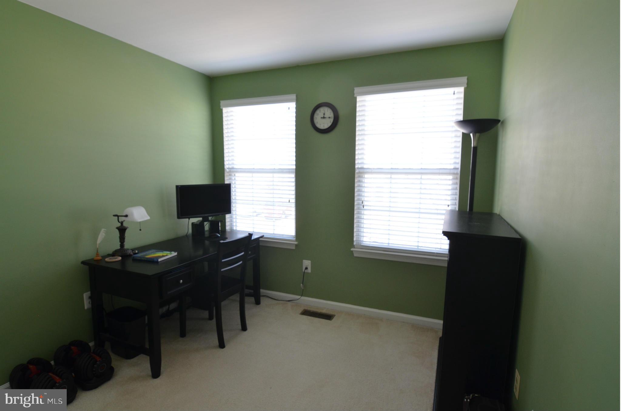 14817 Bolton Road Centreville, VA 20121 - Photo 21 of 27 Bedroom third / Office