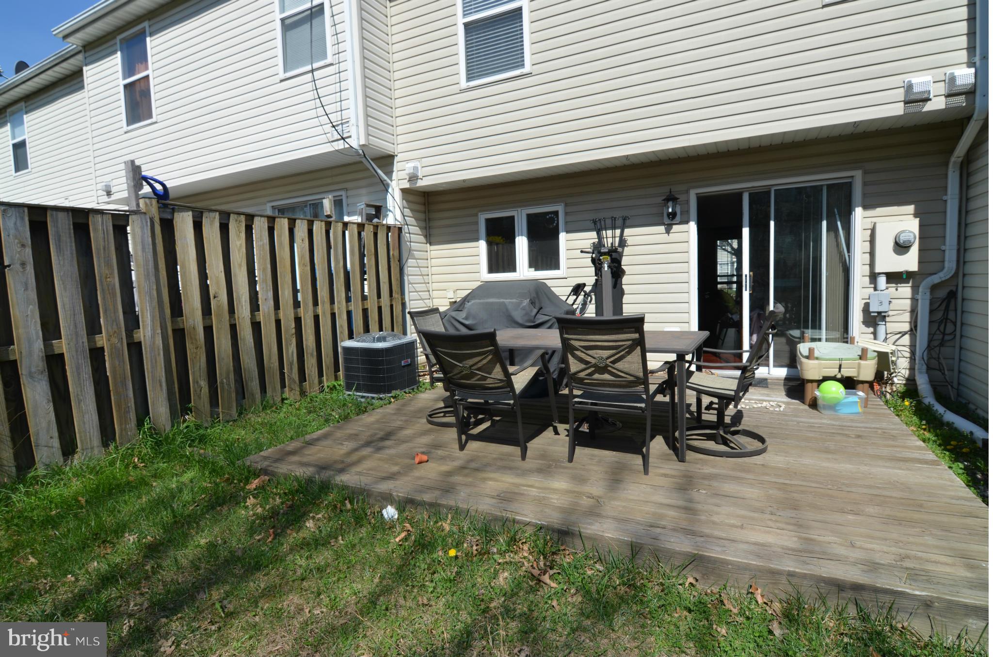 14817 Bolton Road Centreville, VA 20121 - Photo 25 of 27 Exterior (Rear)