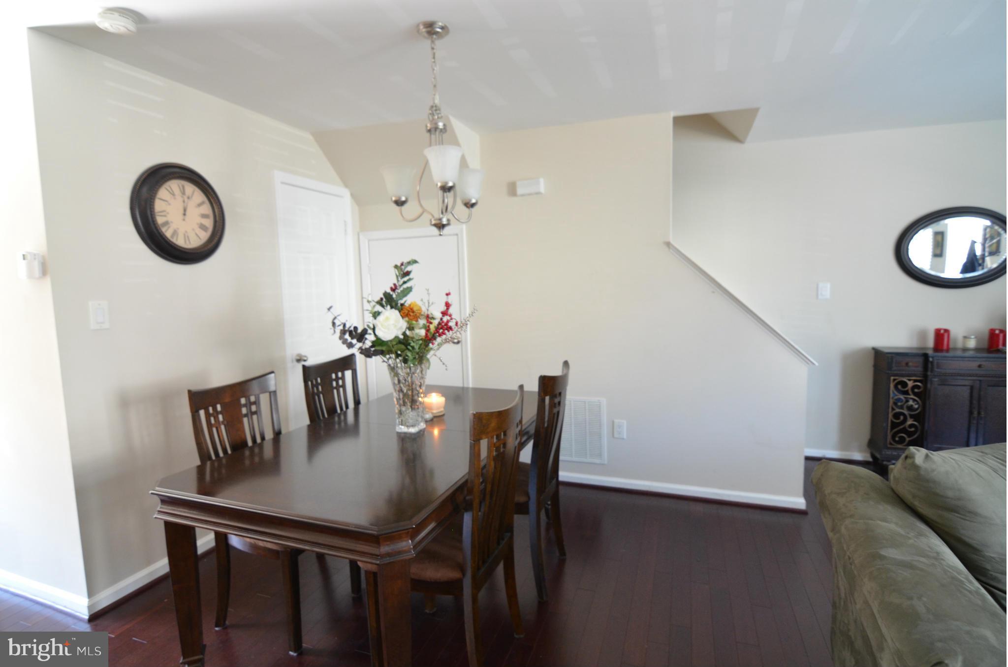 14817 Bolton Road Centreville, VA 20121 - Photo 6 of 27 Dining Room