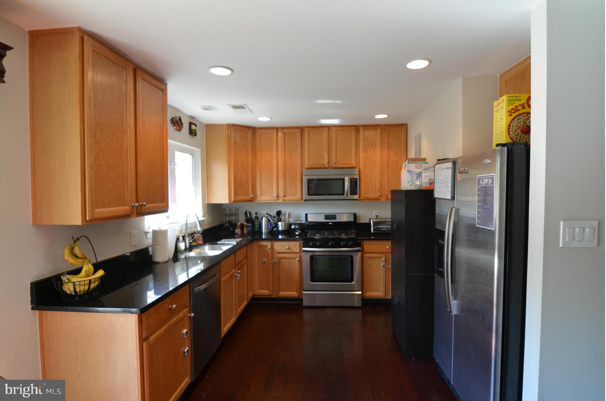 14817 Bolton Road Centreville, VA 20121 - Photo 9 of 27 Kitchen
